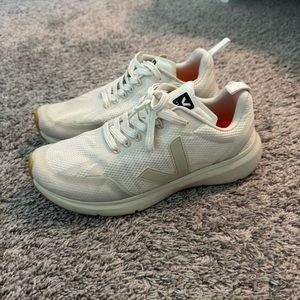 Veja Condor 2 white, size 9